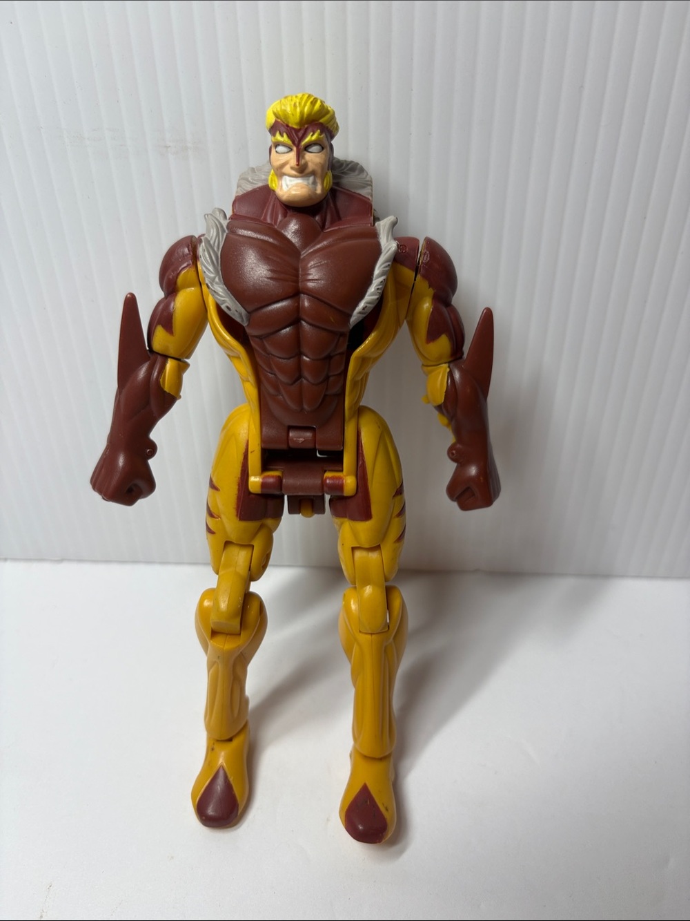 Shape Shifters Sabertooth Transforms into Sabertooth Tiger